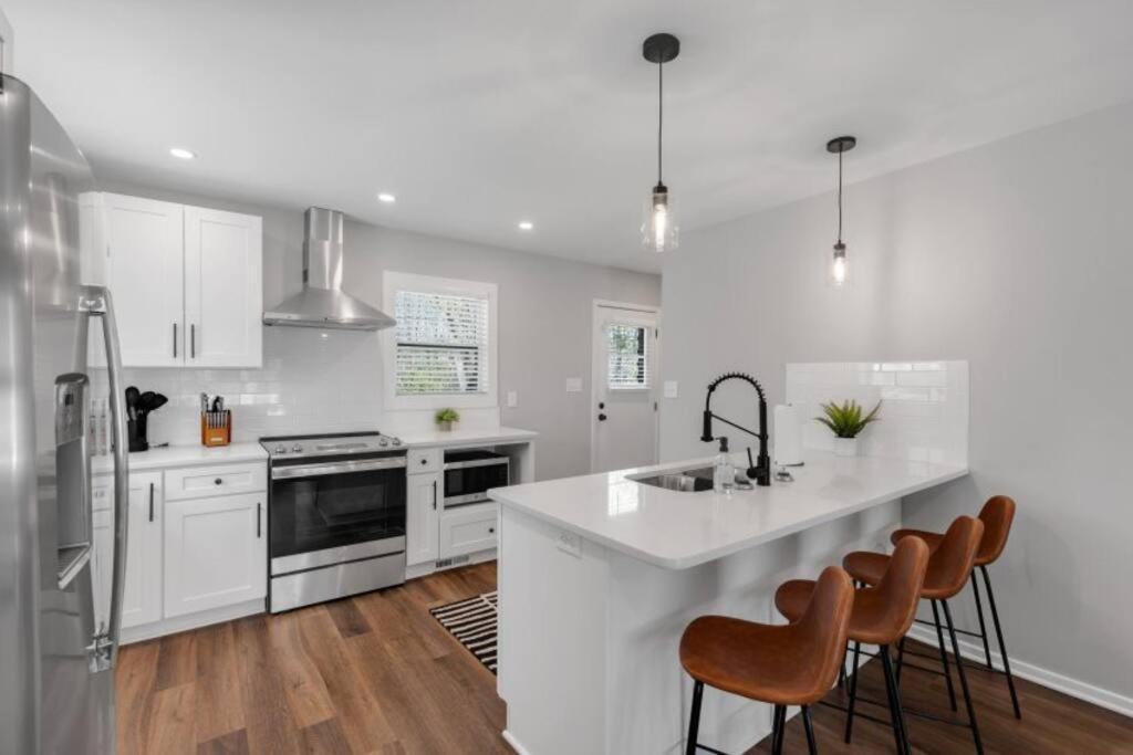 3 Mi To City & Pet Friendly & Quiet Neighborhood Holiday home