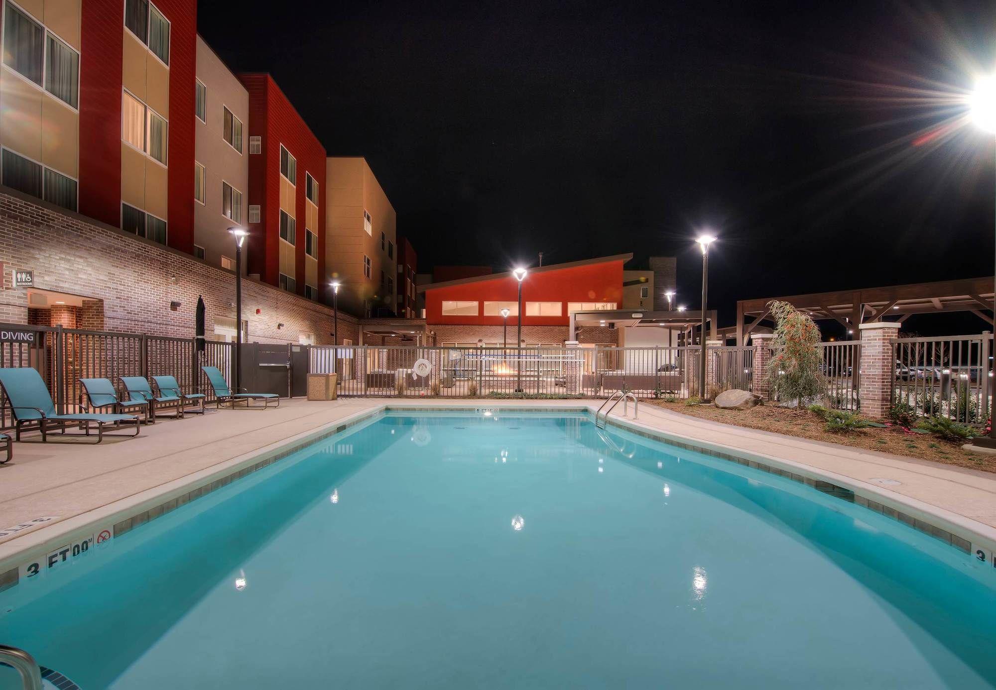 Fairfield & By Marriott Airport Hotel