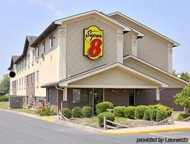 Hotel Super 8 By Wyndham Charlotte/amusement Park Area