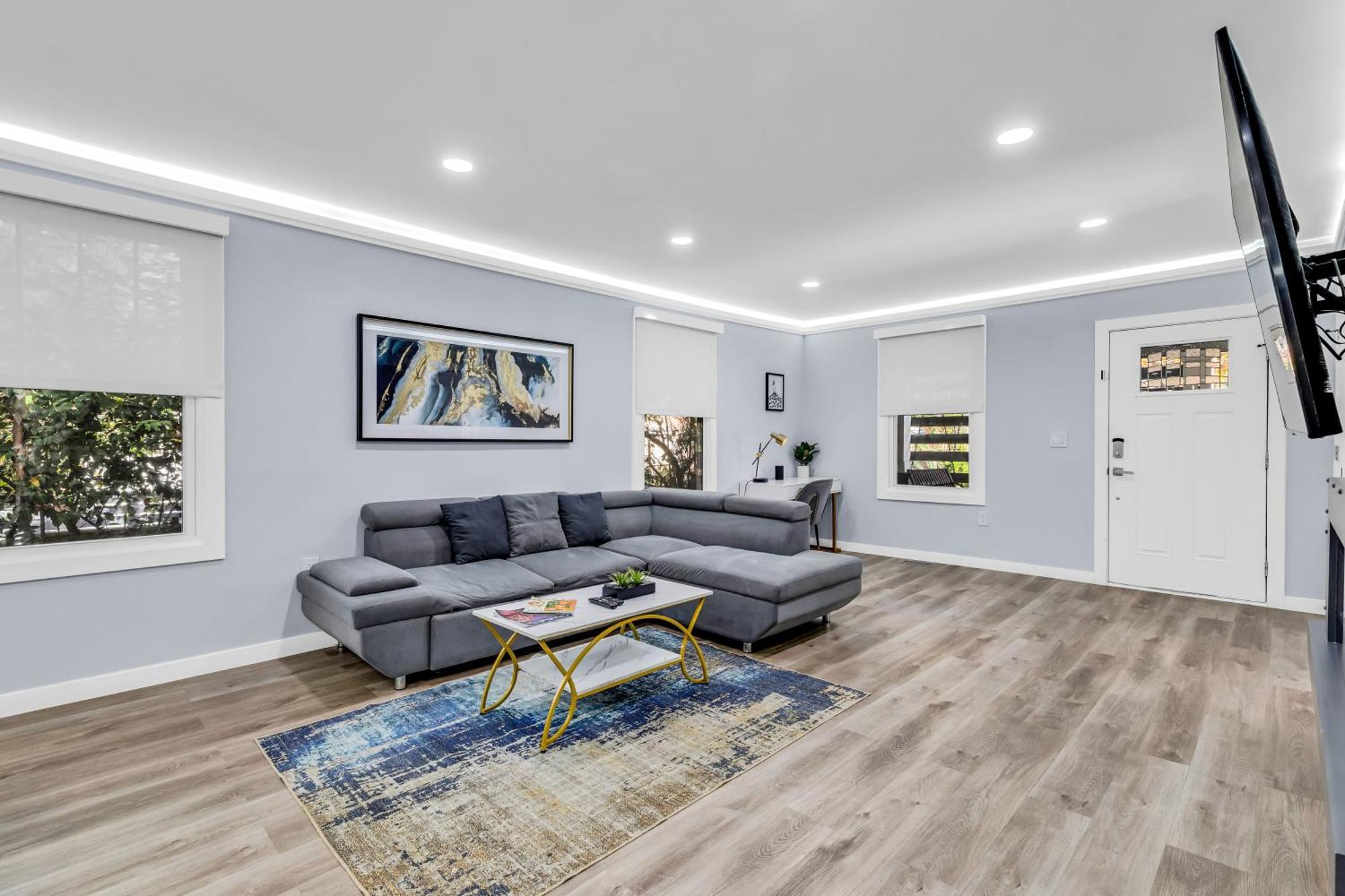 Luxury 3br House In *