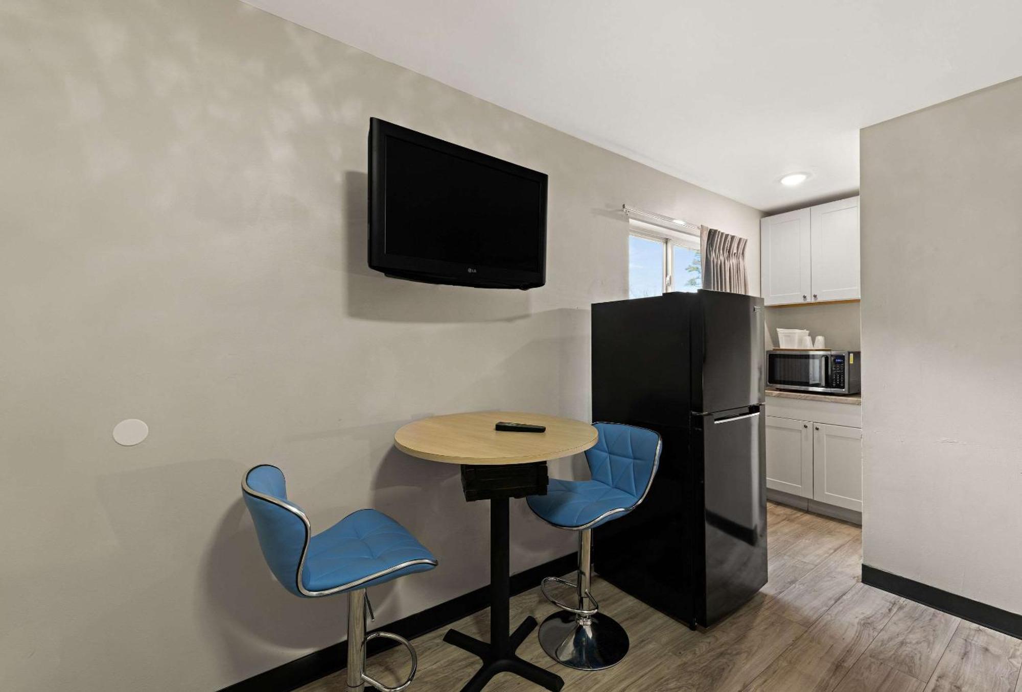 Rodeway Inn 2*