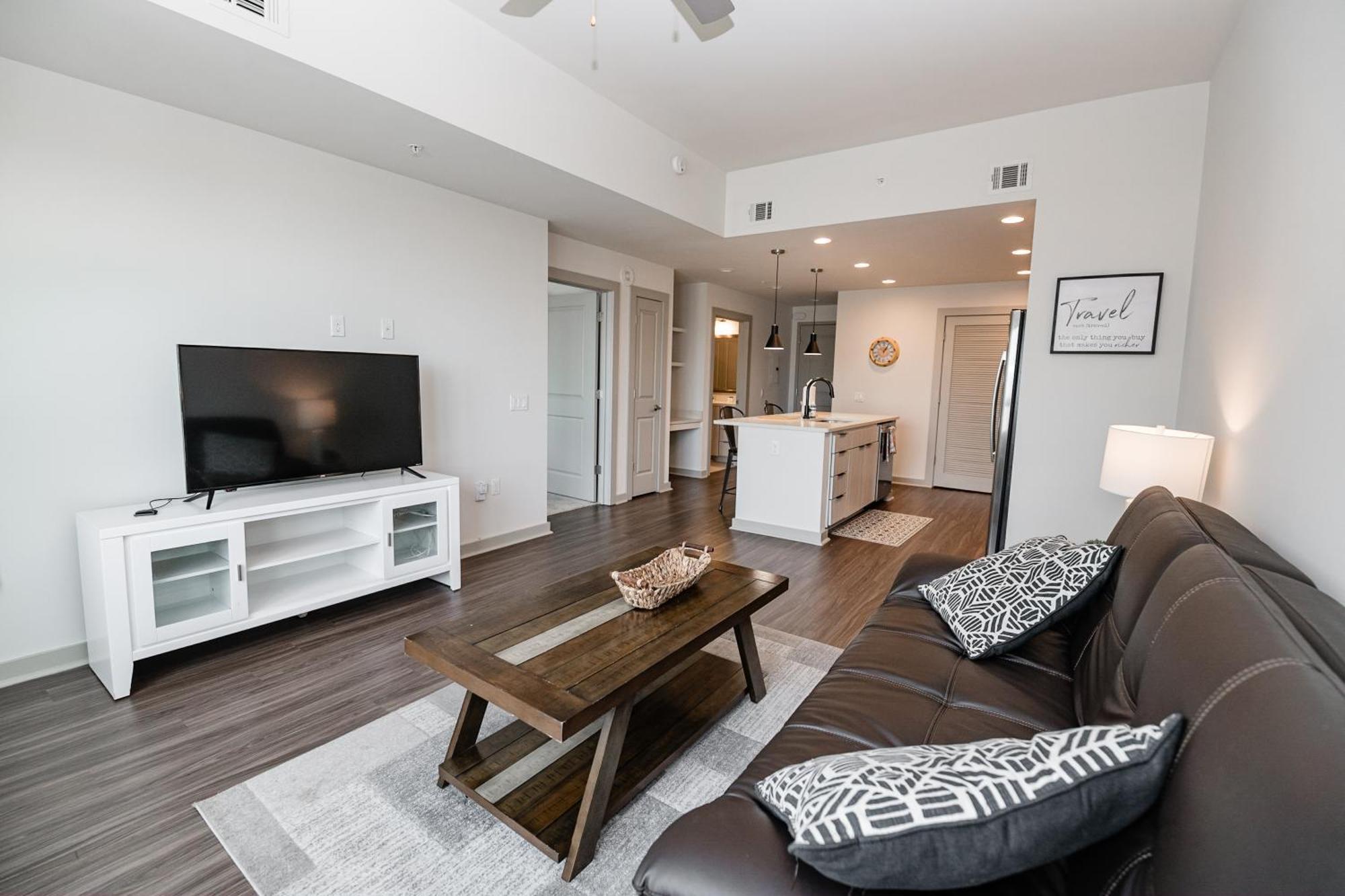 Corporate Uptown Furnished *
