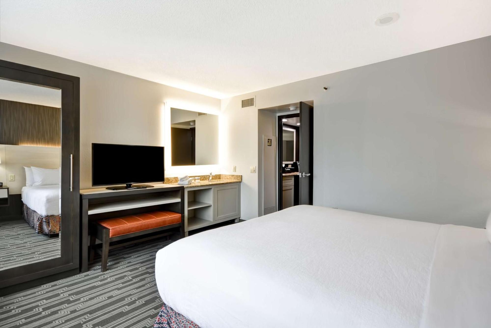 Hotel Embassy Charlotte