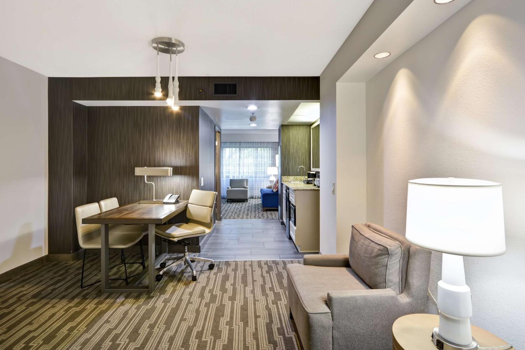 Embassy 3* Charlotte