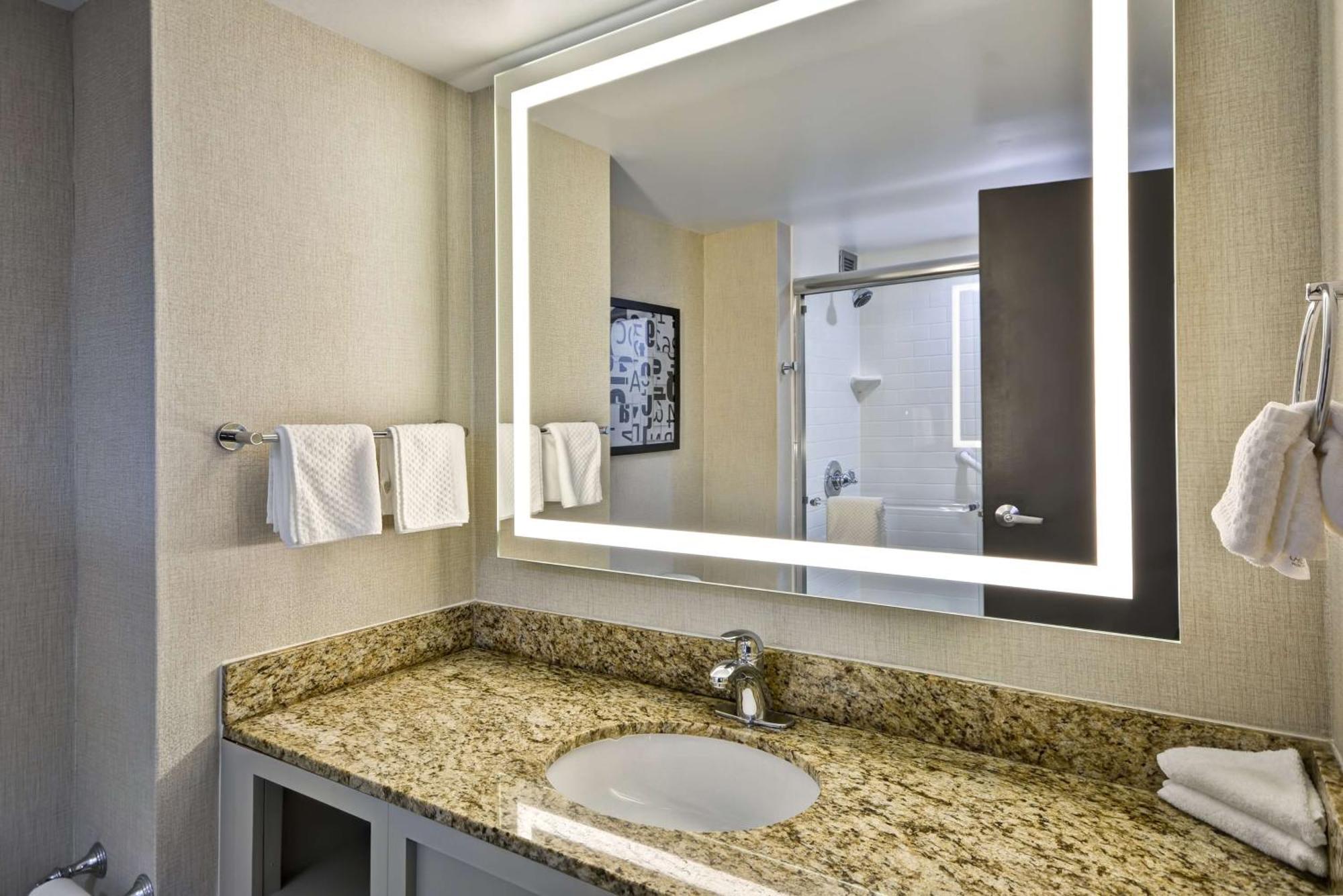 Embassy 3* Charlotte