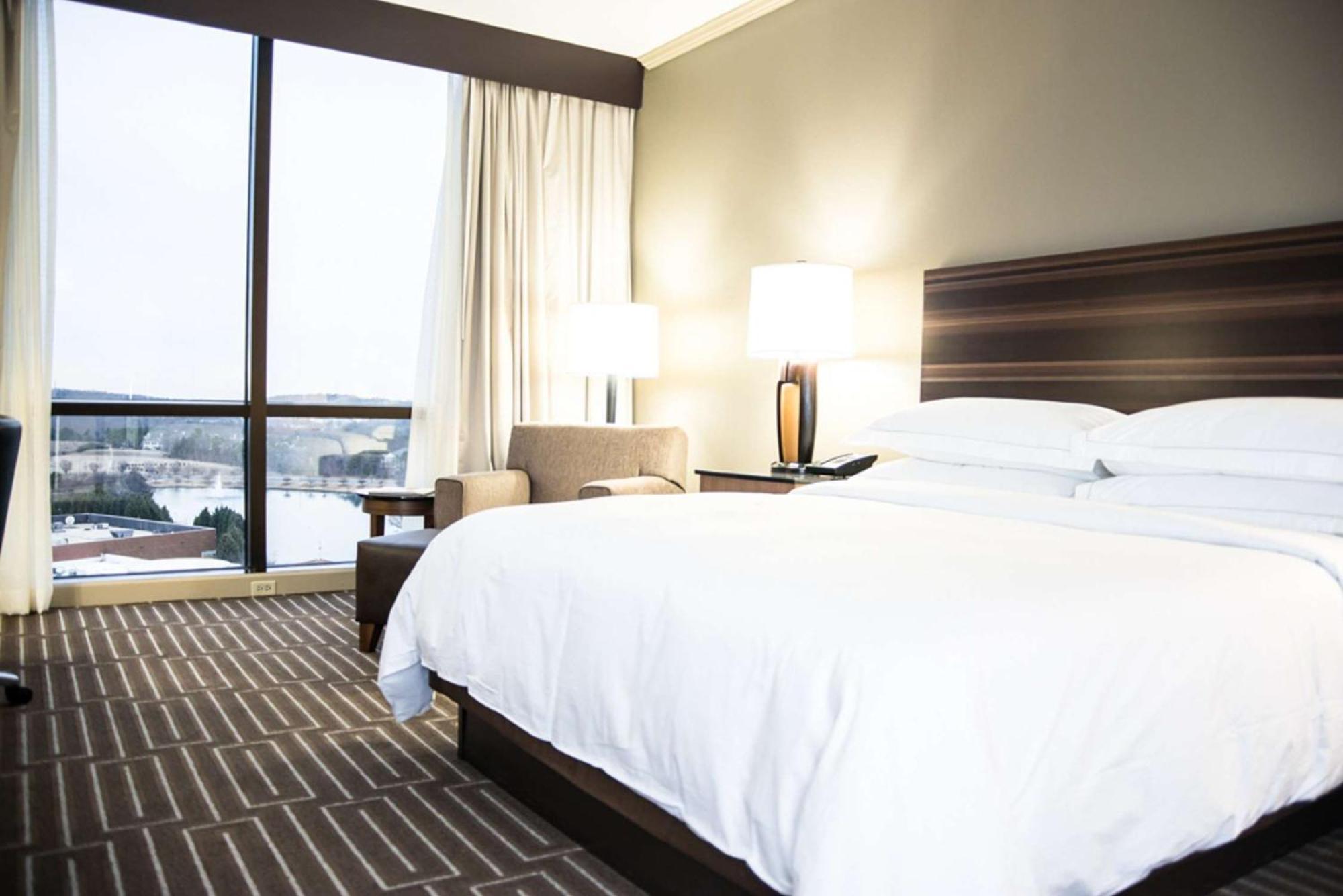 Hilton Place Hotel 3*