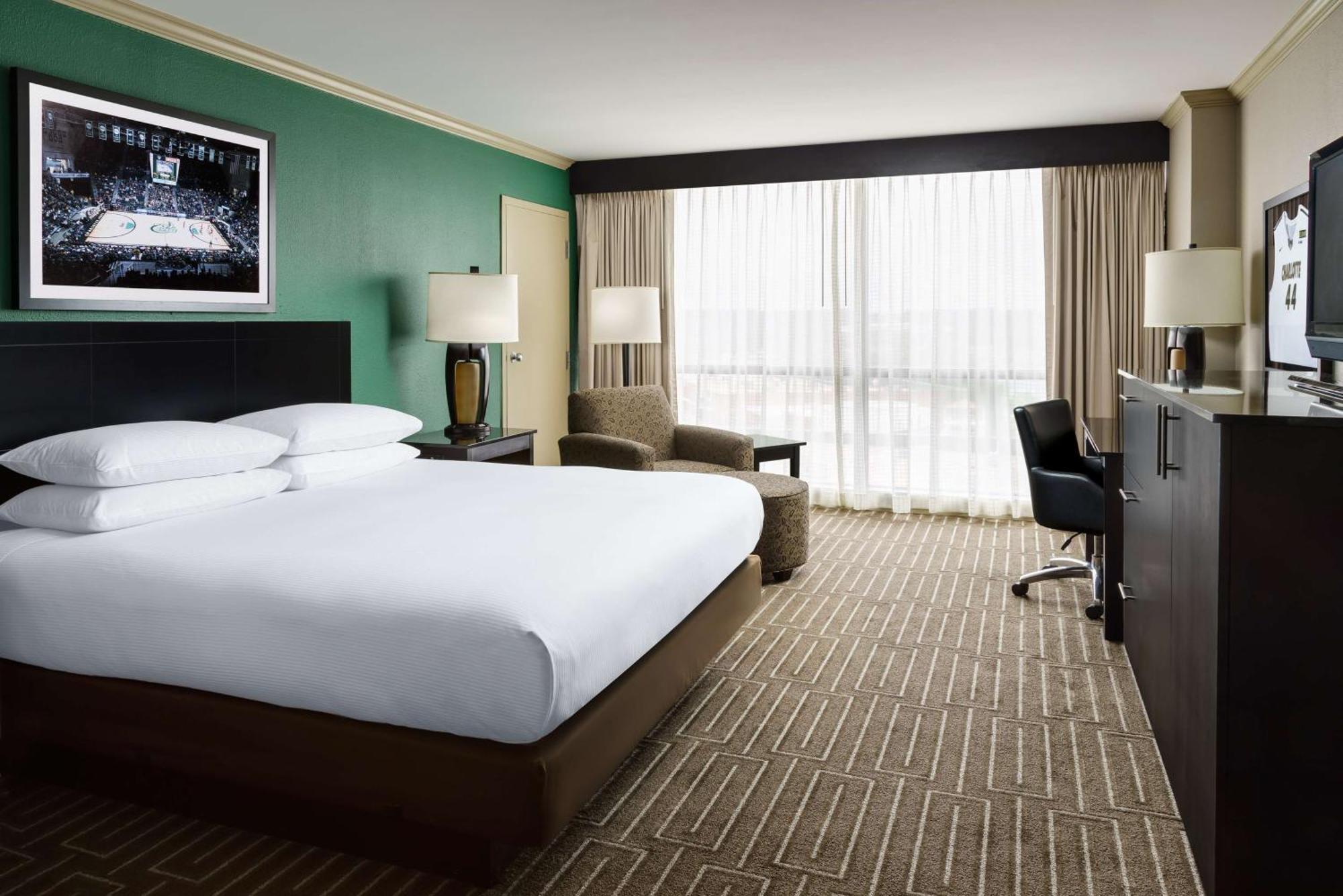Hilton Place Hotel 3*