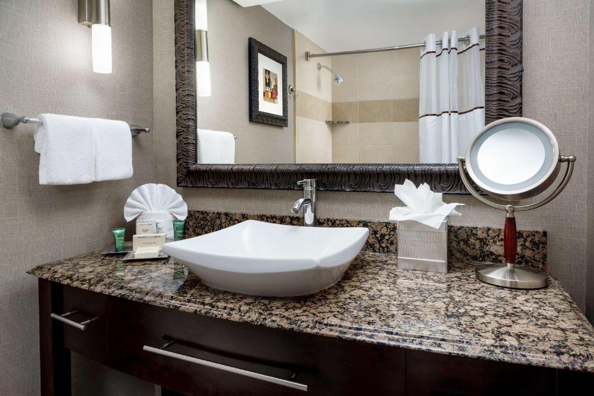 Hilton Place 3*