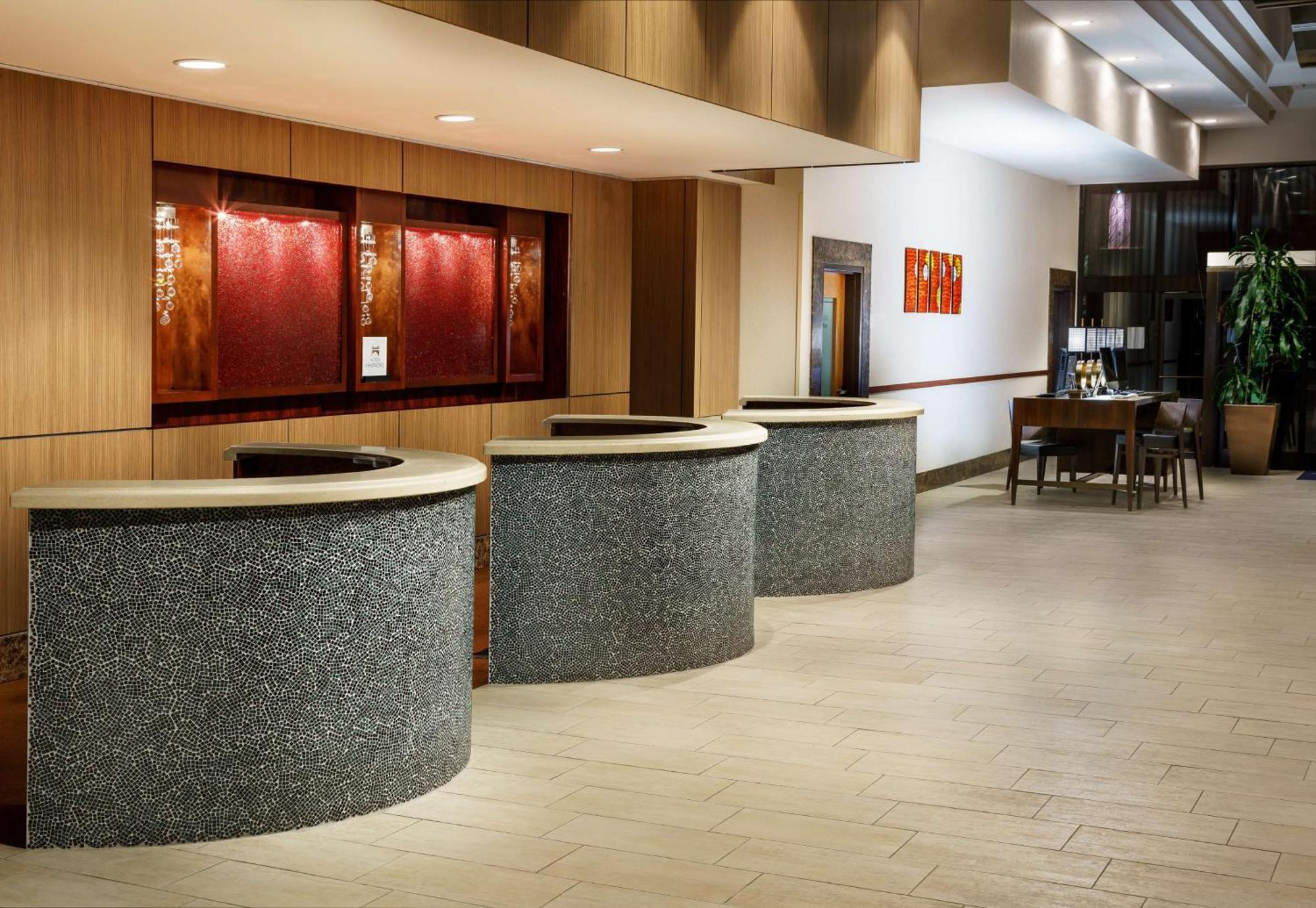 Hilton Place Hotel 3*