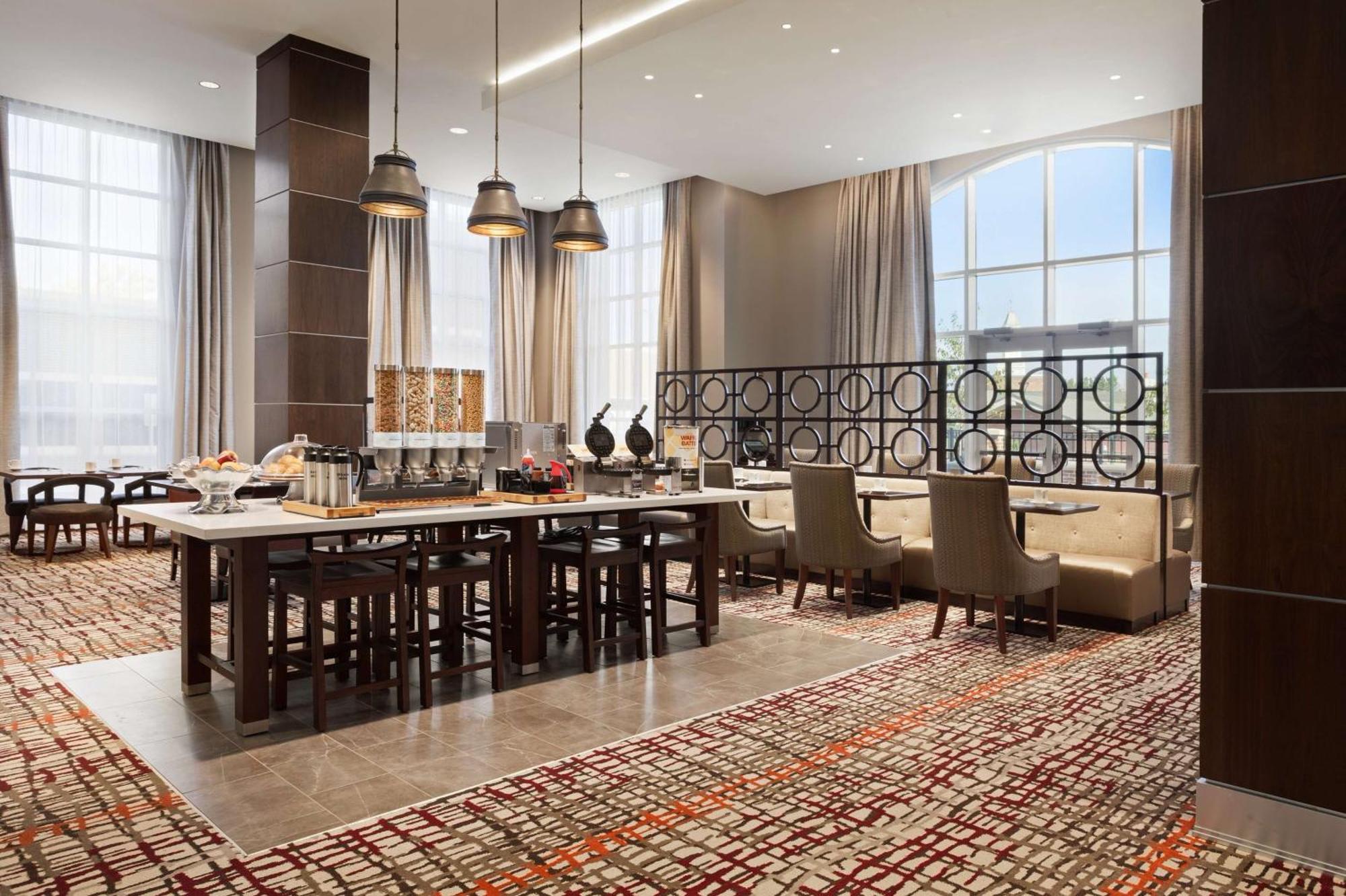 Hilton Garden Southpark Hotel 3*