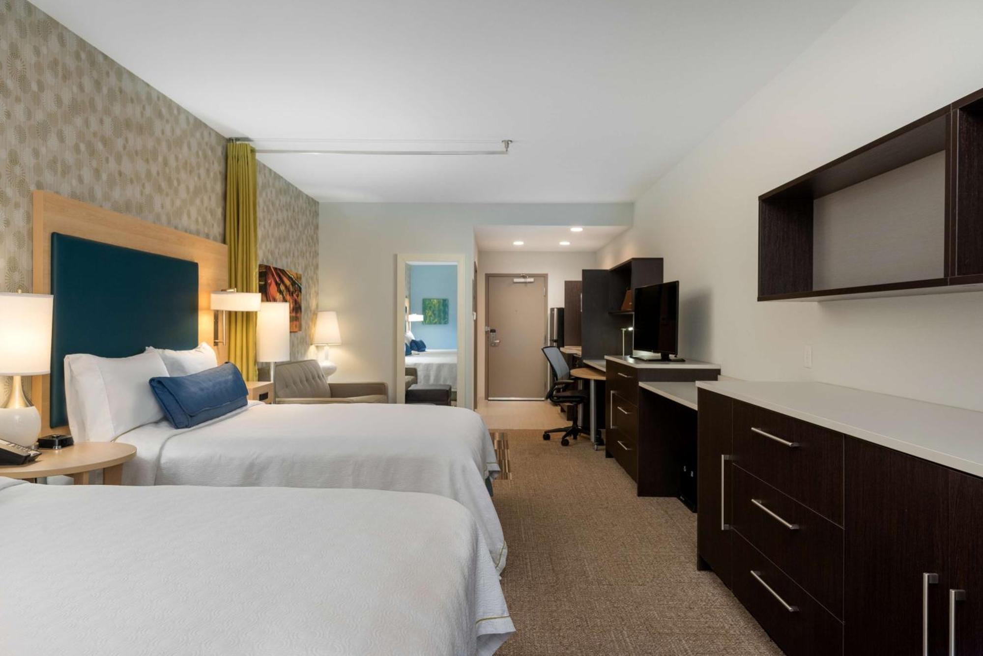 Home2 By Hilton Research Park 3*