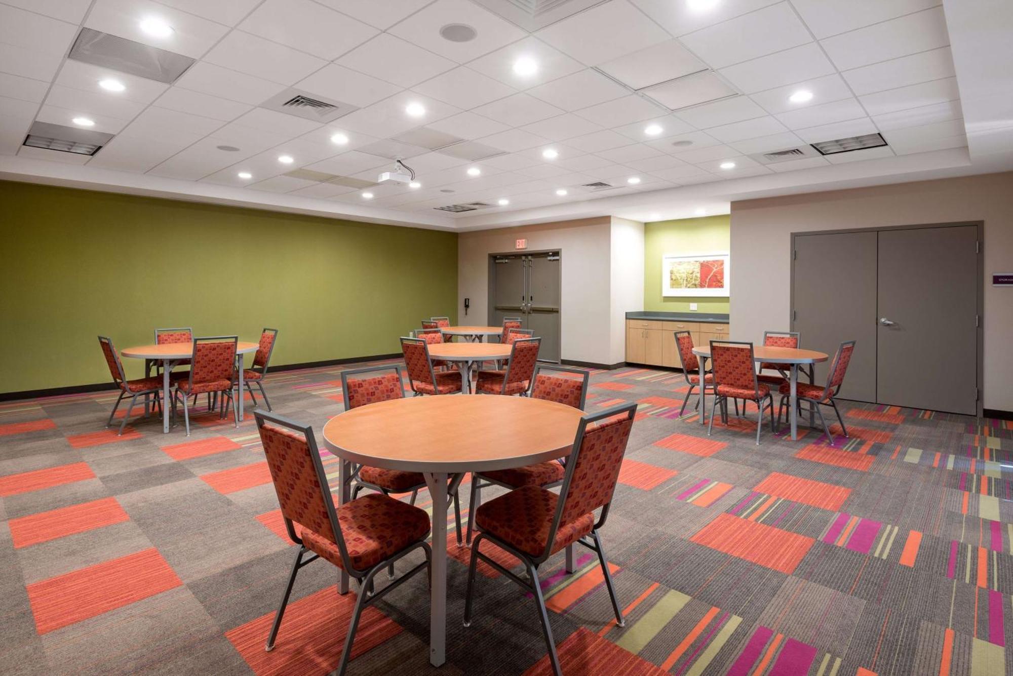 Home2 By Hilton Research Park