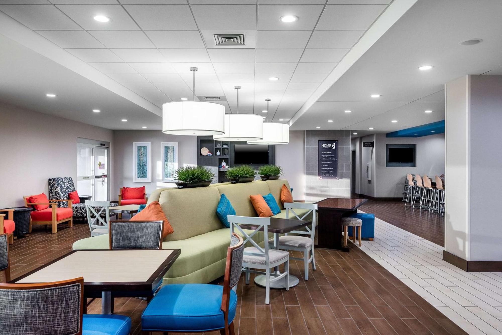 Hotel Home2 By Hilton Research Park 3*