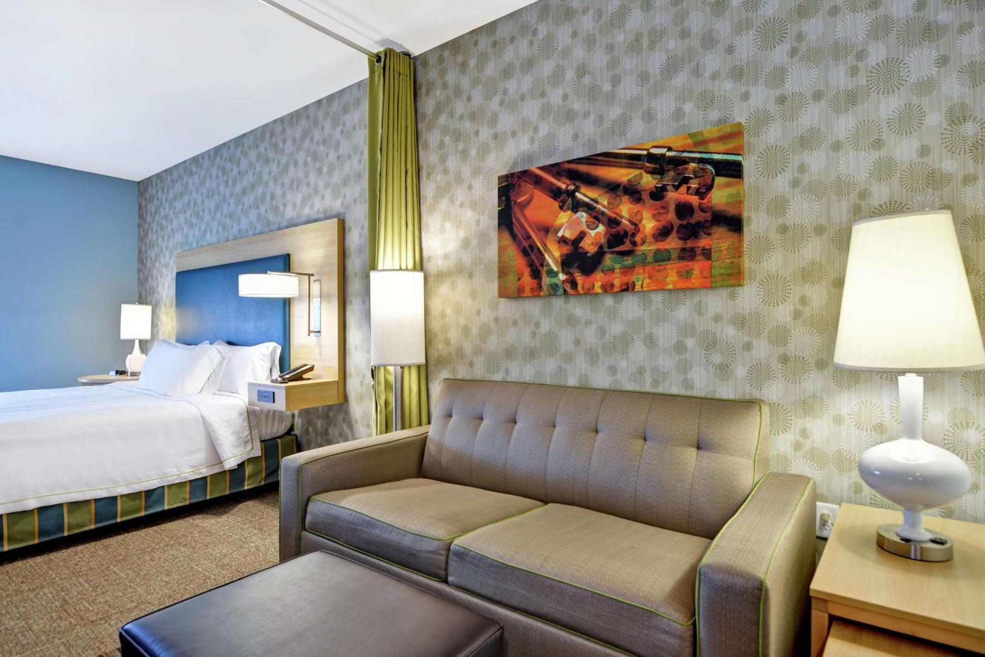 Home2 By Hilton Research Park 3*