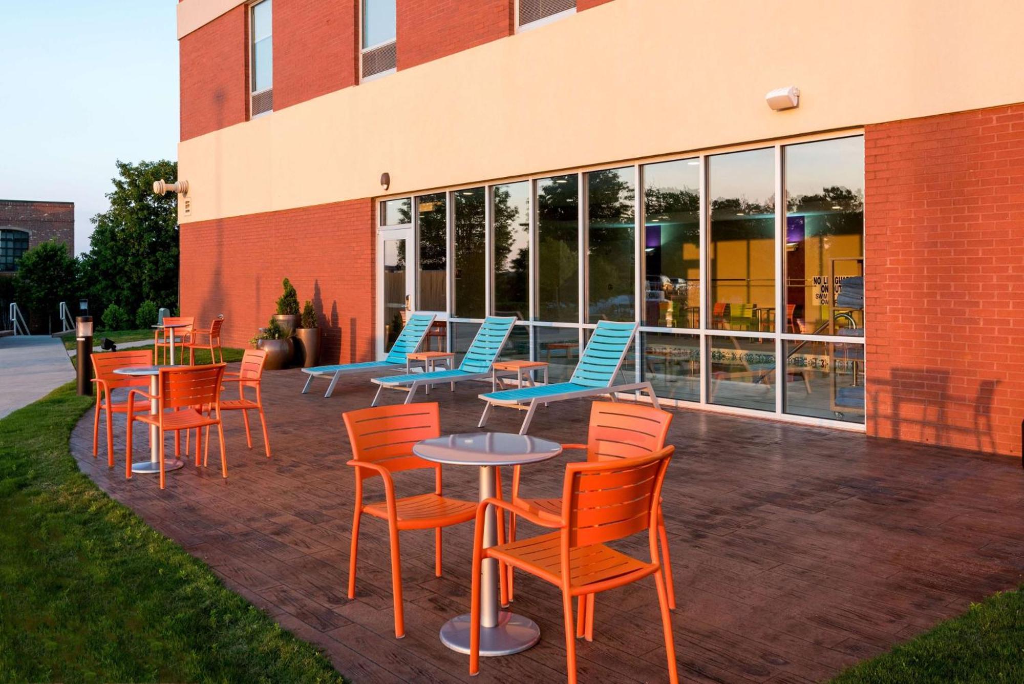 Hotel Home2 By Hilton Research Park 3*