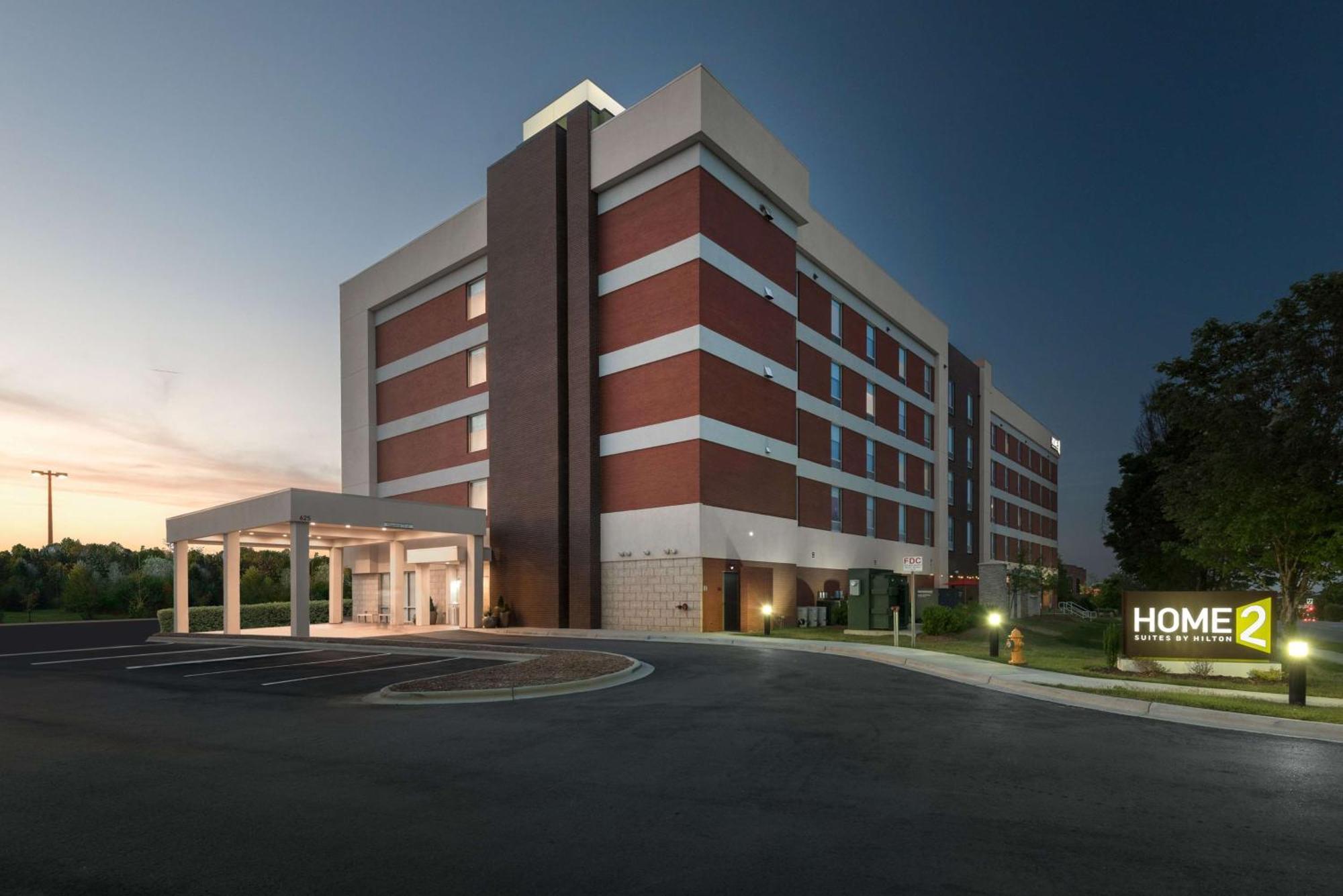 Home2 By Hilton Research Park 3*