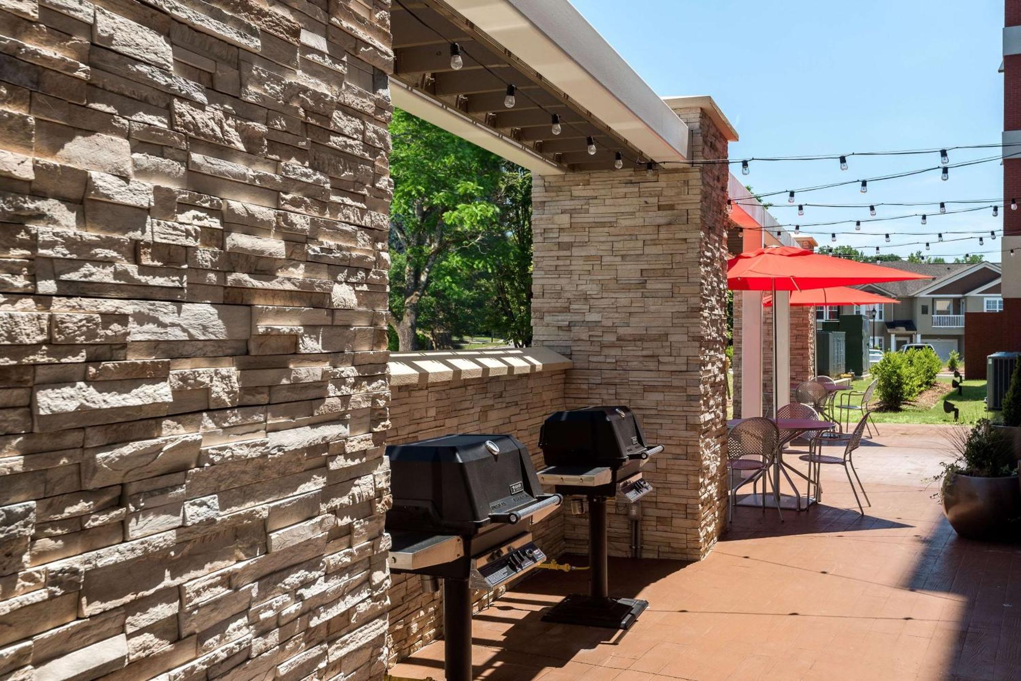 Home2 By Hilton Research Park 3*