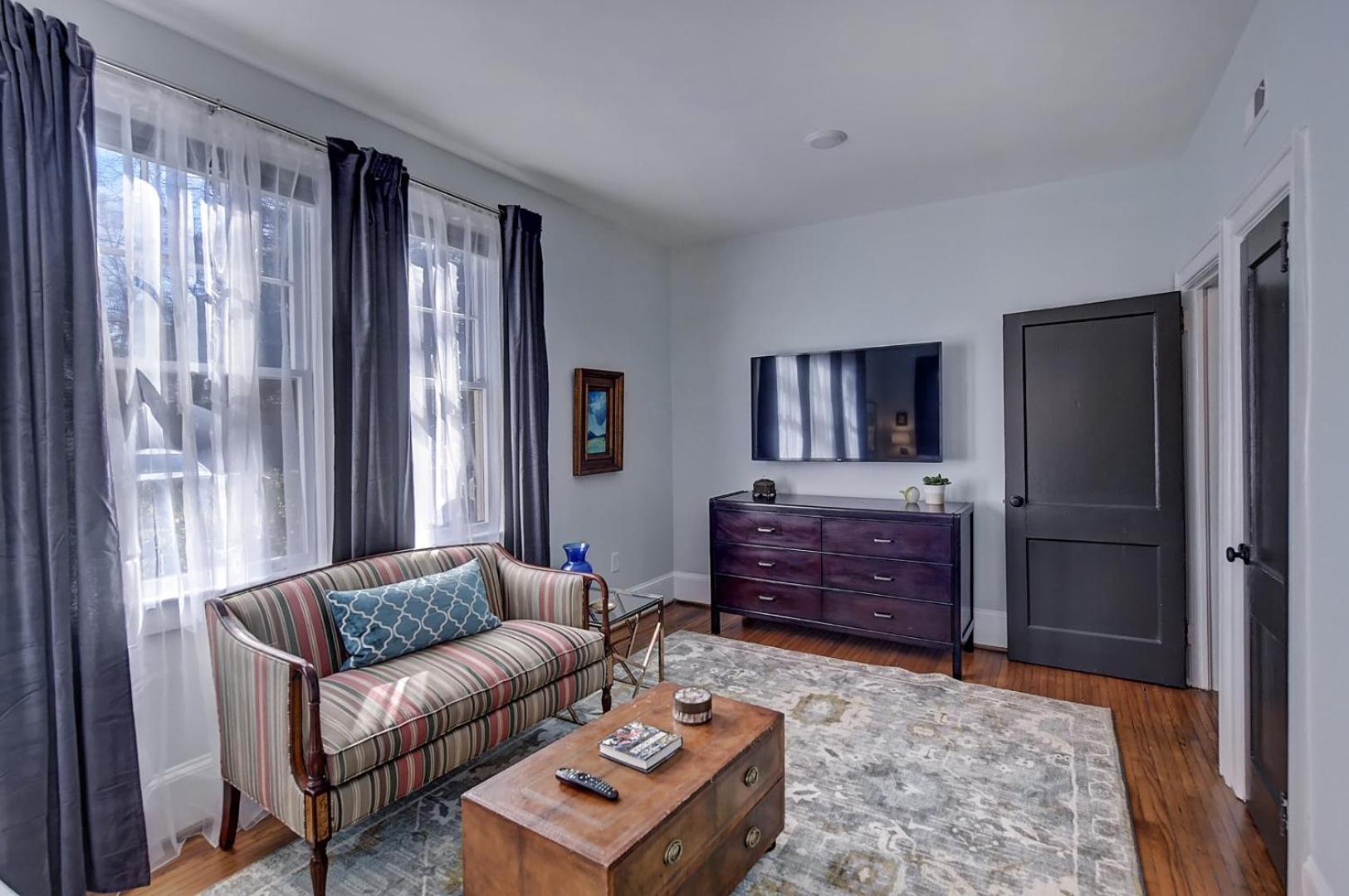 The Collection Clt: Lamar Avenue Apartment *