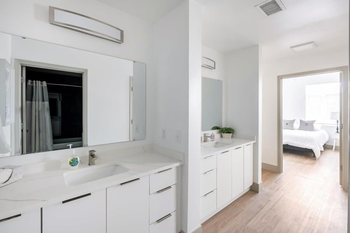 4b 3ba Premium Family With Gym Apartment Charlotte