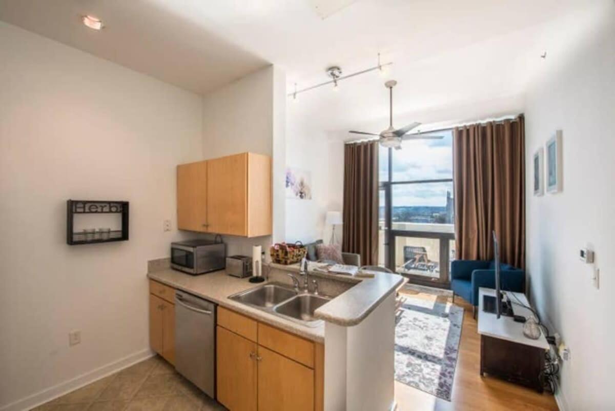 Apartment Skyline Vista Penthouse In The Queen Charlotte