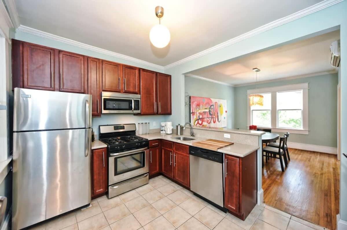 Vibrant And Cozy 2br Near Uptown With Balcony * Charlotte