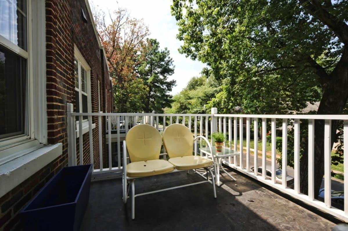 Vibrant And Cozy 2br Near Uptown With Balcony