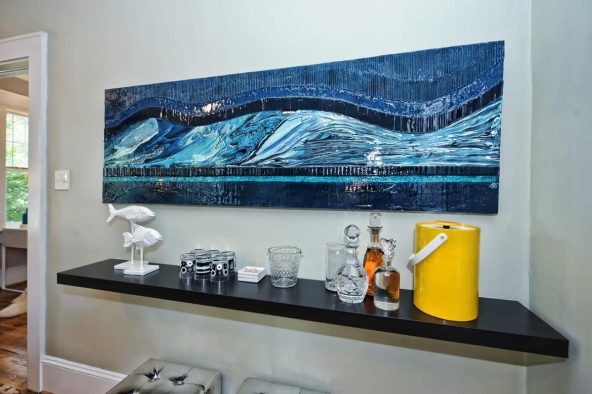 Vibrant And Cozy 2br Near Uptown With Balcony Holiday home *