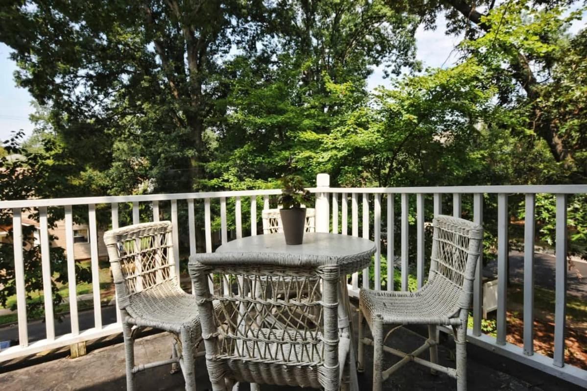 Vibrant And Cozy 2br Near Uptown With Balcony Holiday home Charlotte