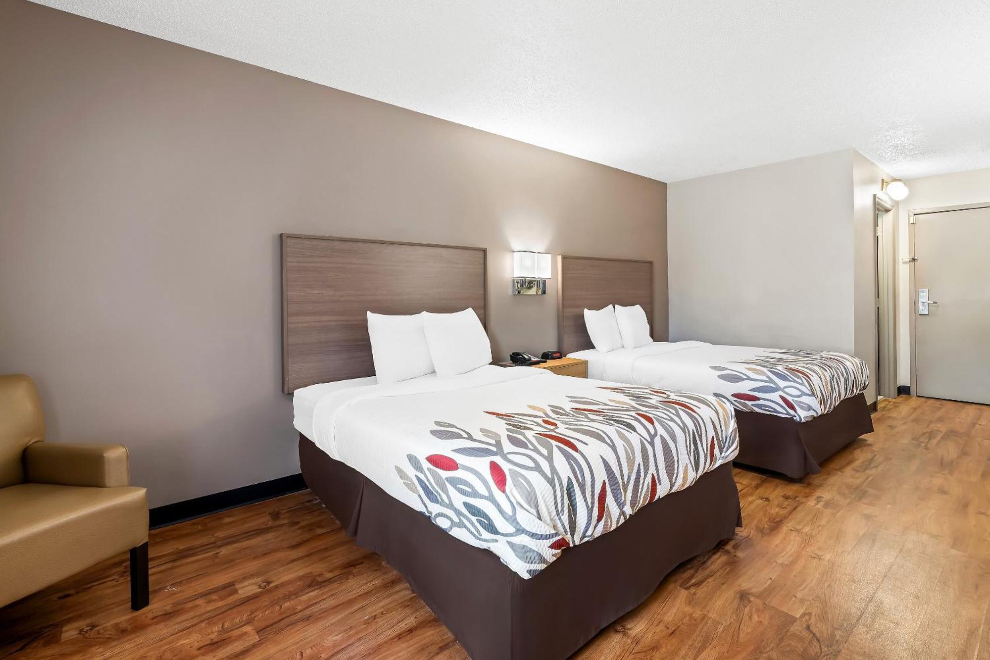 Red Roof - Motel 2*