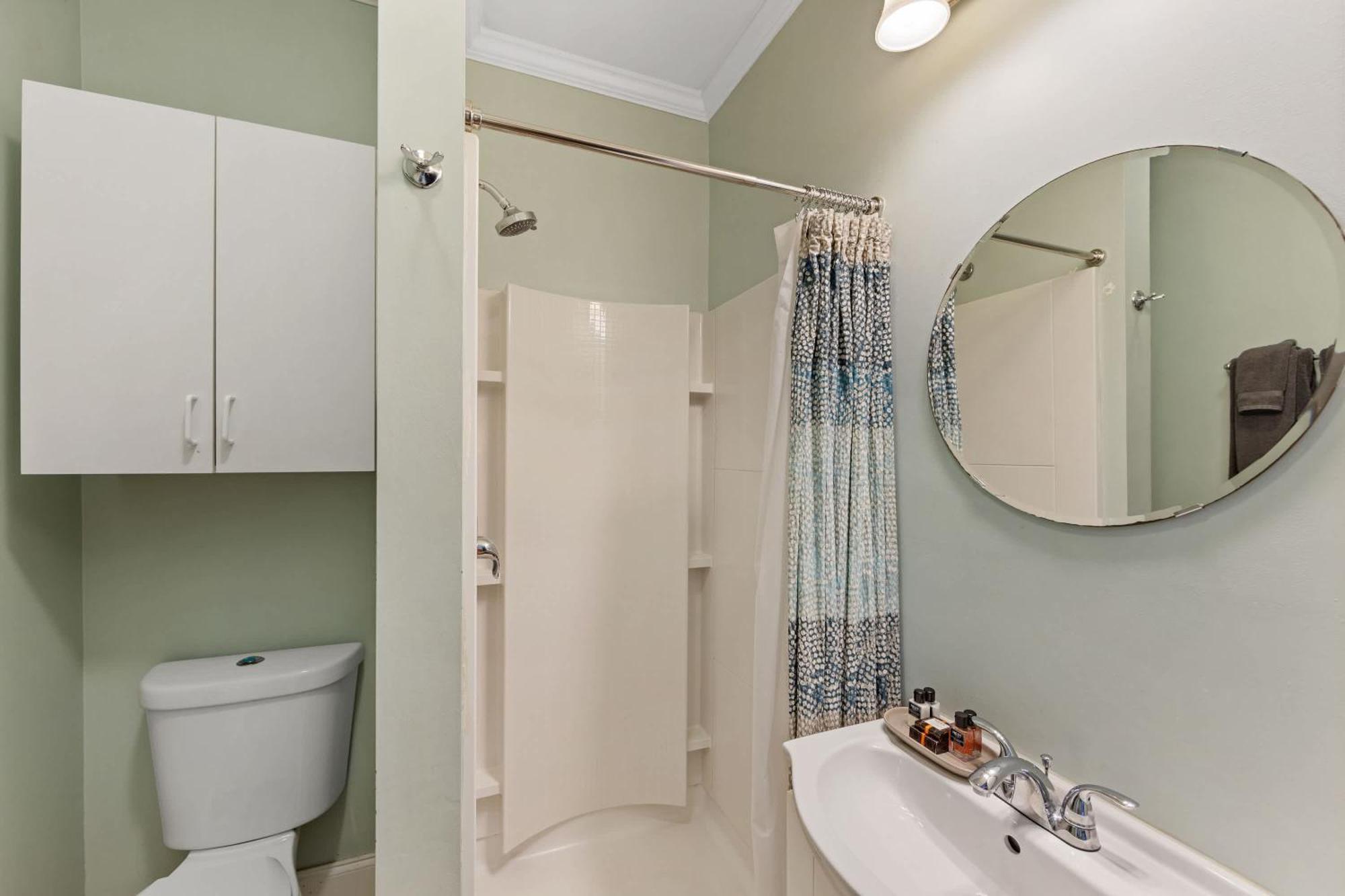 Holiday home Vibrant And Cozy 2br Near Uptown With Balcony