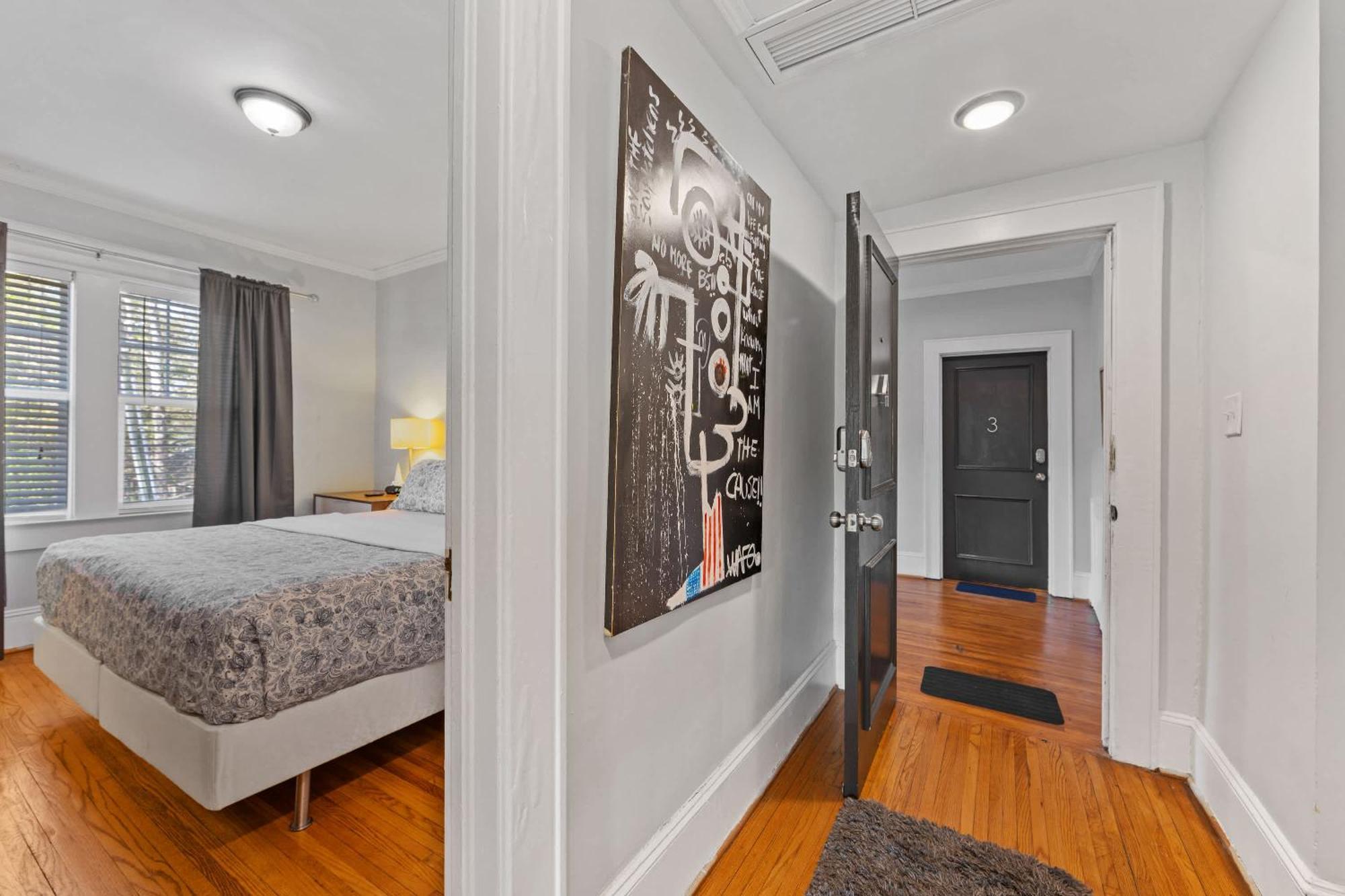Vibrant And Cozy 2br Near Uptown With Balcony * Charlotte