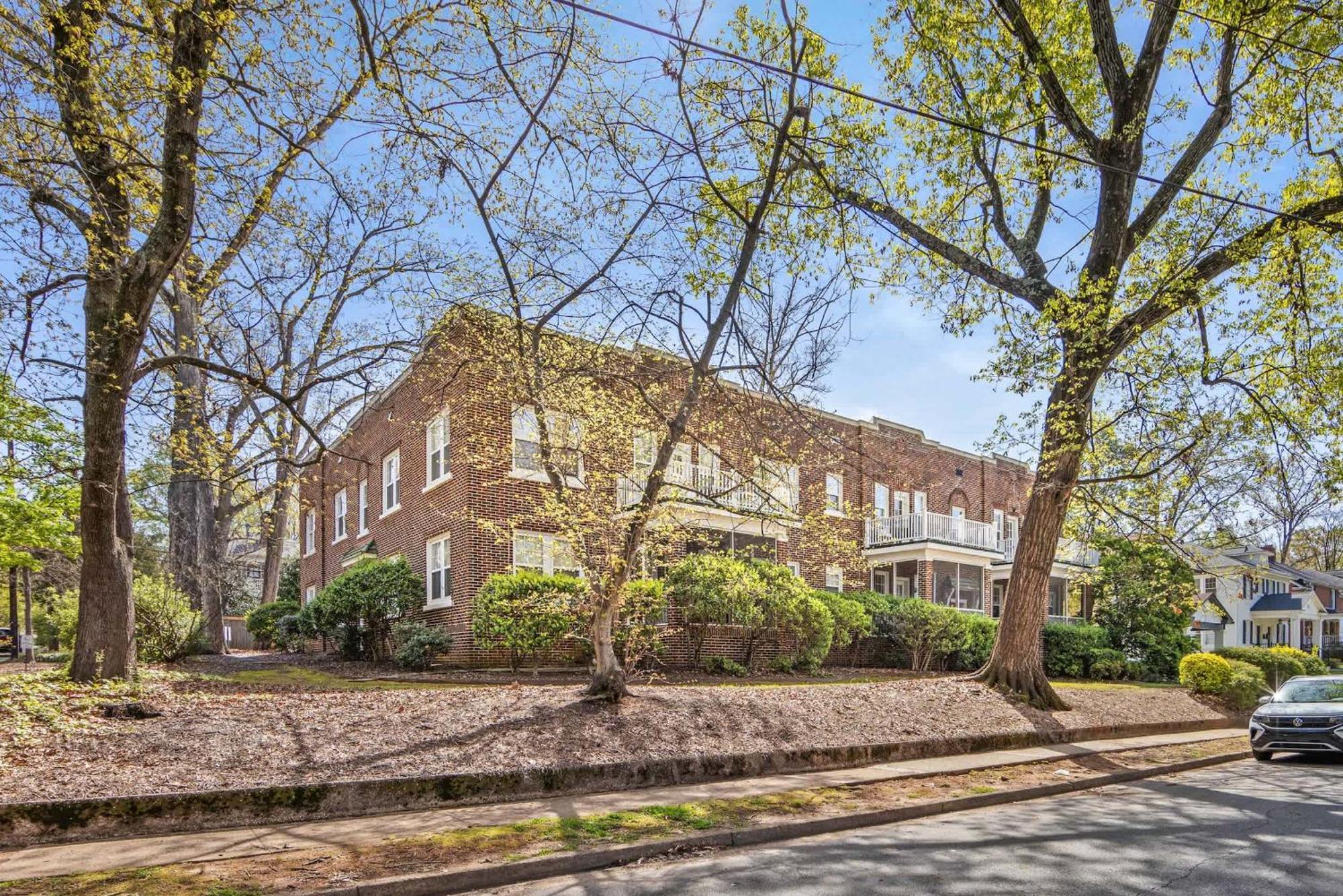Vibrant And Cozy 2br Near Uptown With Balcony Holiday home Charlotte