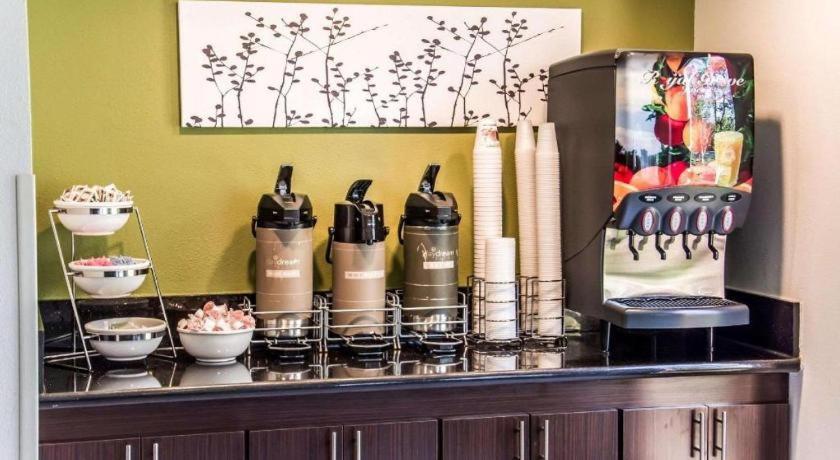 Sleep Airport - Billy Graham Parkway Hotel