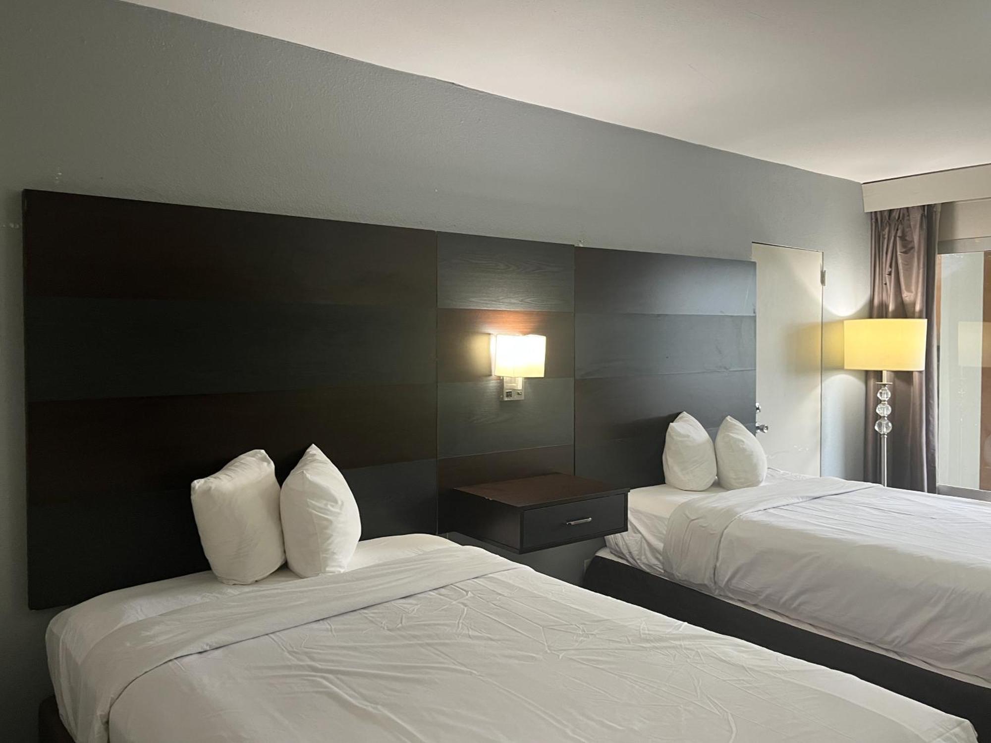 6 Charlotte, Nc - Airport South Hotel 4*