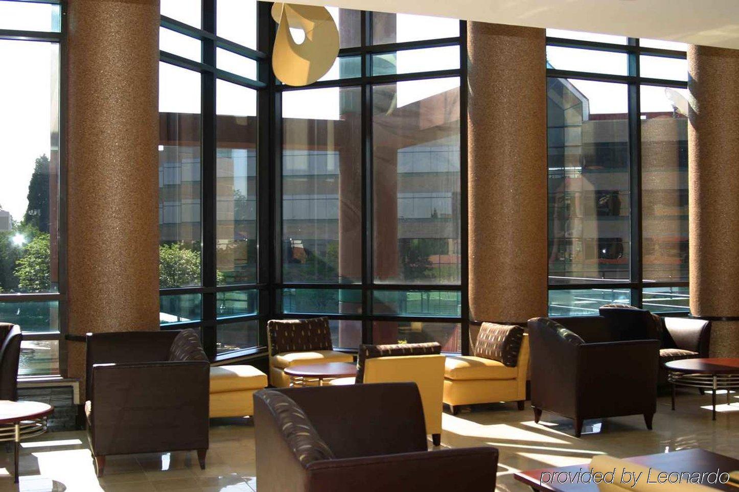 Hilton Place 3*