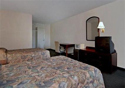 Hotel Airport Parkway 2*