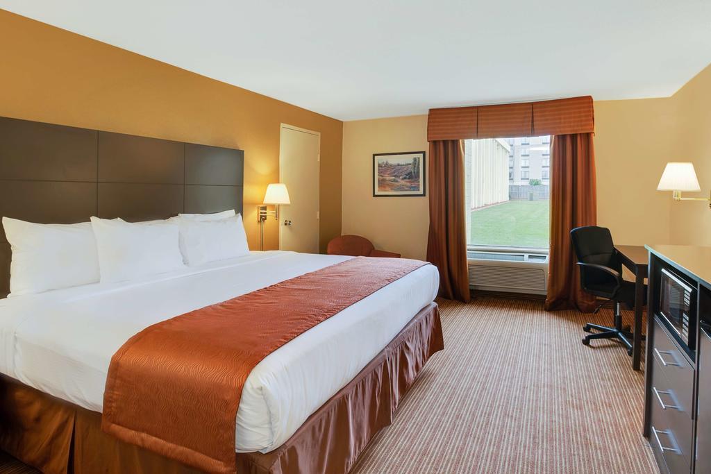 Baymont By Wyndham Charlotte-airport Coliseum