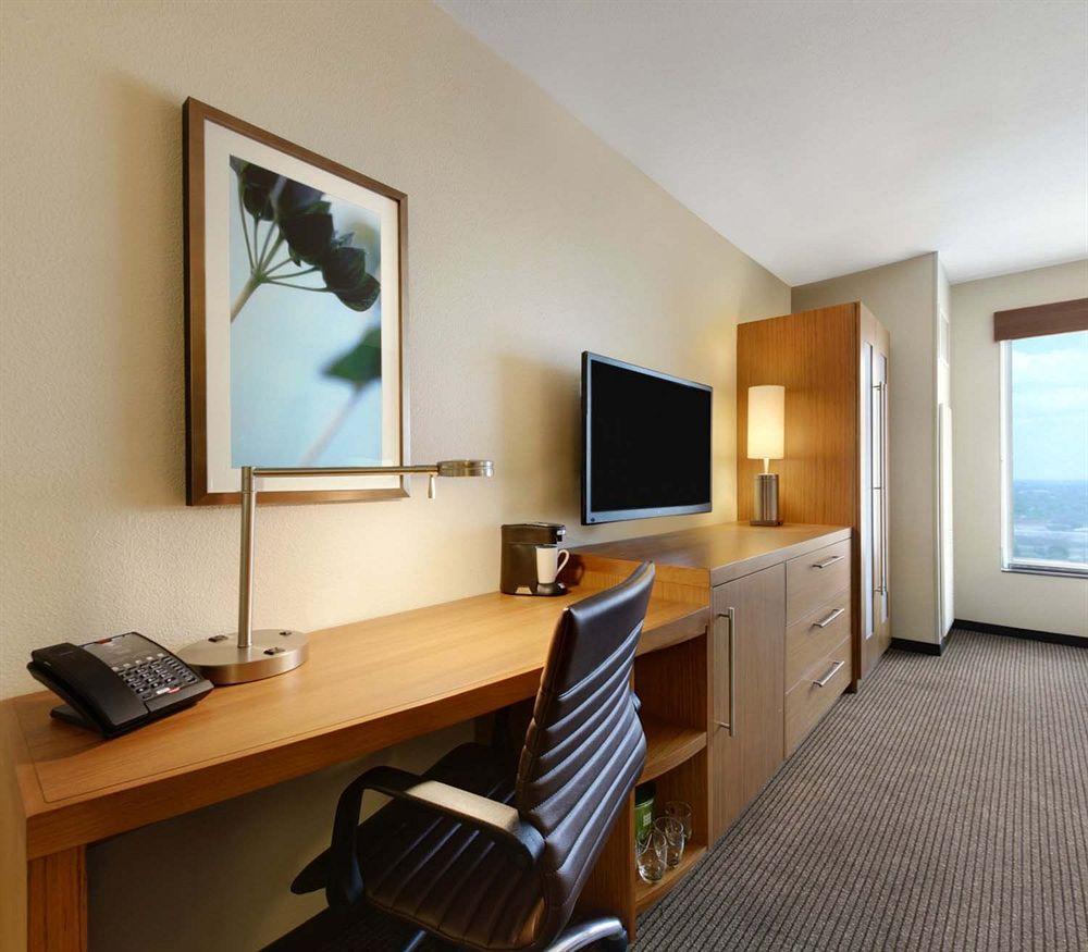 Hyatt Place Downtown Hotel 3*