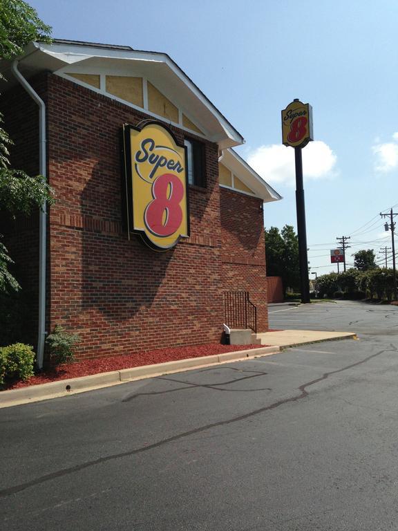 Super 8 By Wyndham Charlotte
