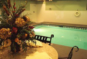 Courtyard Center Hotel