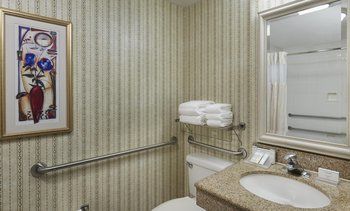 Courtyard Center Hotel 3*