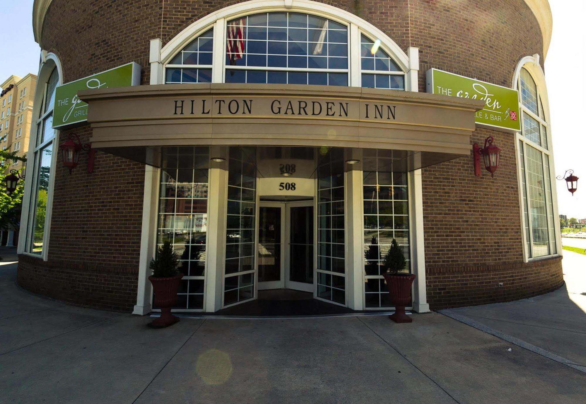 Hotel Courtyard Center