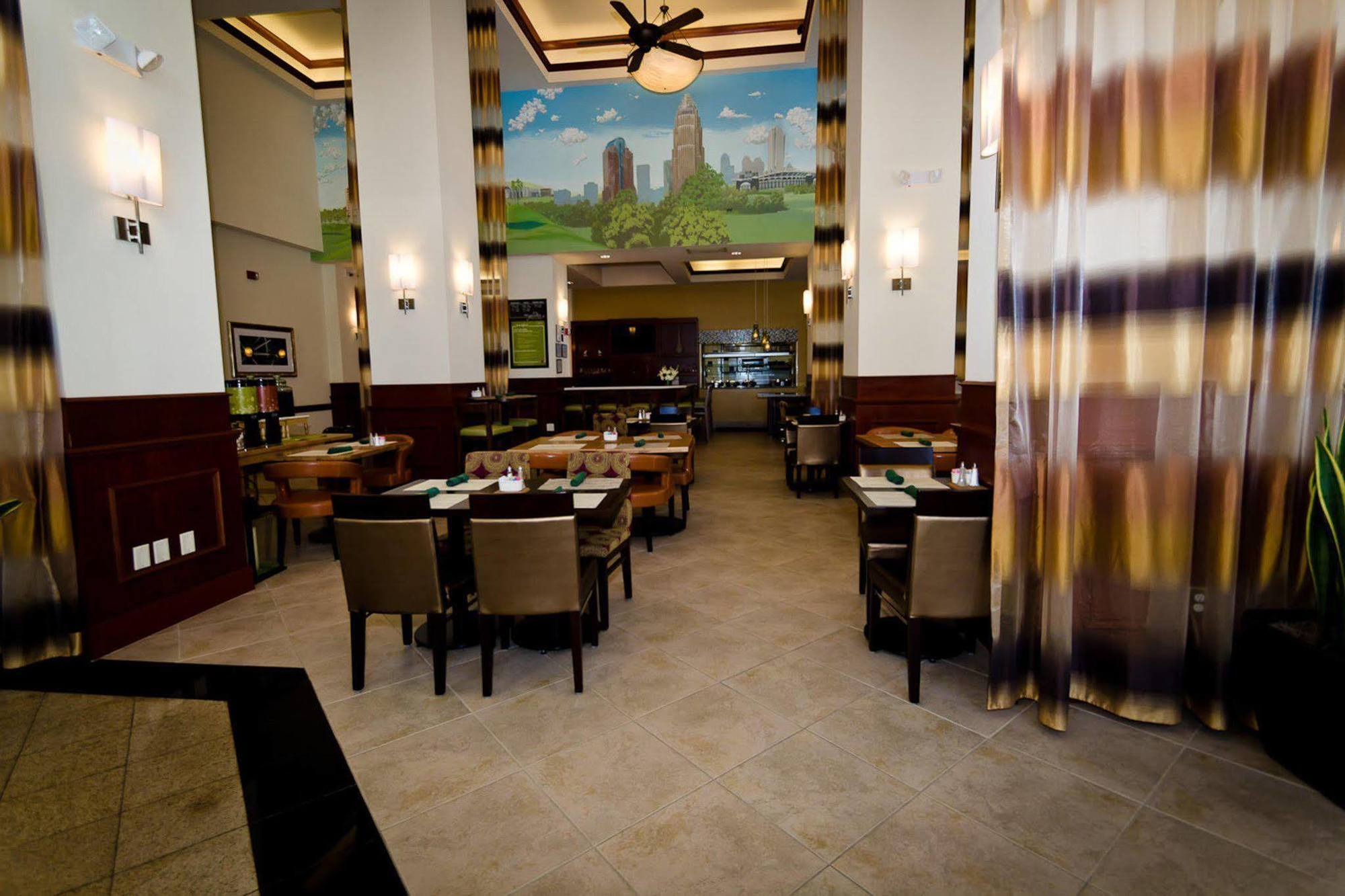 Courtyard Center Hotel