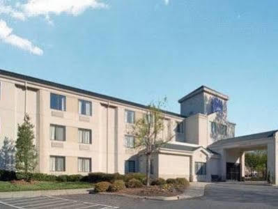 Sleep Airport - Billy Graham Parkway 2*