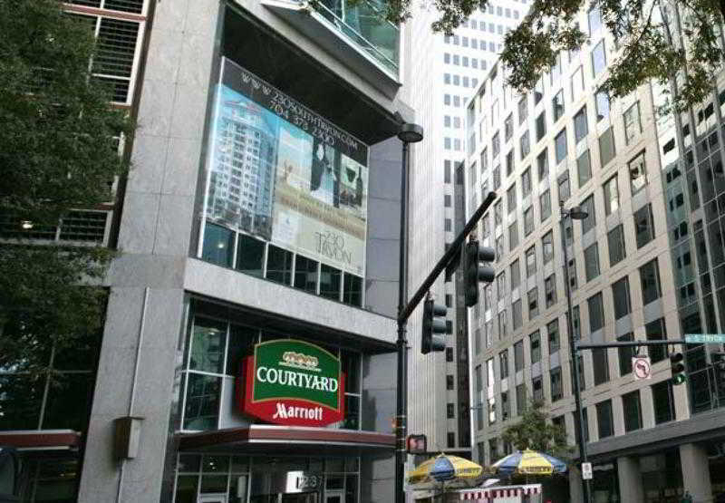 Courtyard Center Hotel 3*