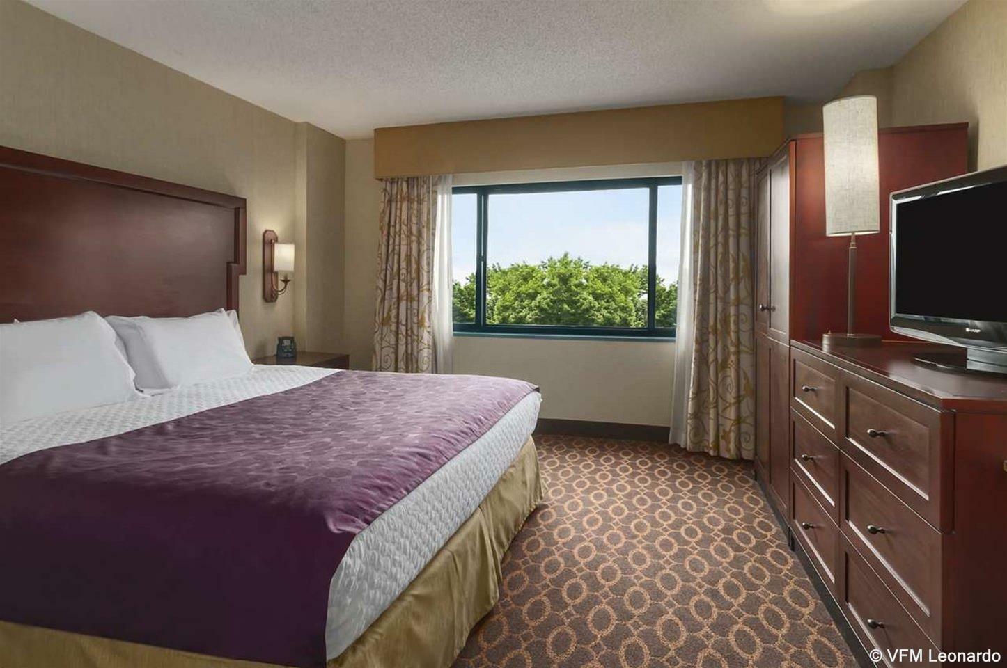 Embassy Hotel 3*
