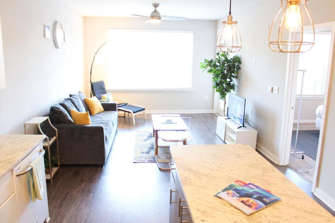 Apartment 1br - Pool & Full Kitchen - Near Uptown & Airport *