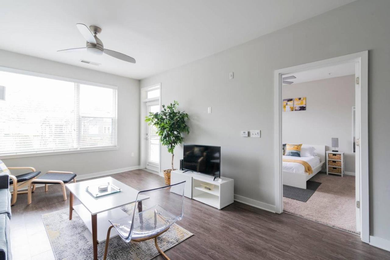 1br - Pool & Full Kitchen - Near Uptown & Airport